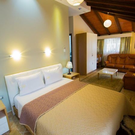 Dea Hotel 2002 Korça Kültér fotó