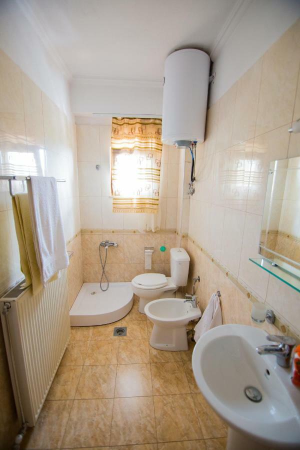 Dea Hotel 2002 Korça Kültér fotó