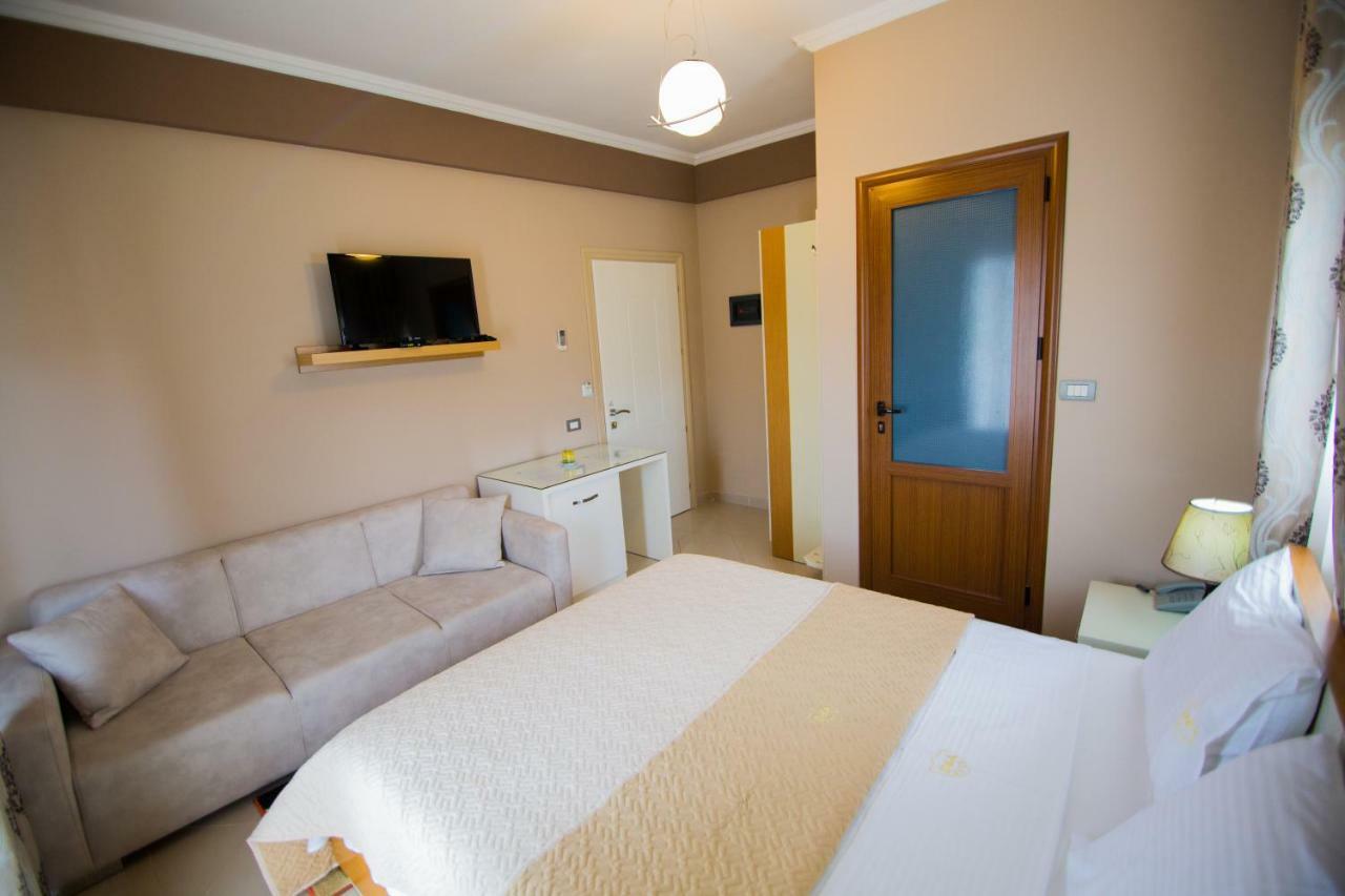 Dea Hotel 2002 Korça Kültér fotó
