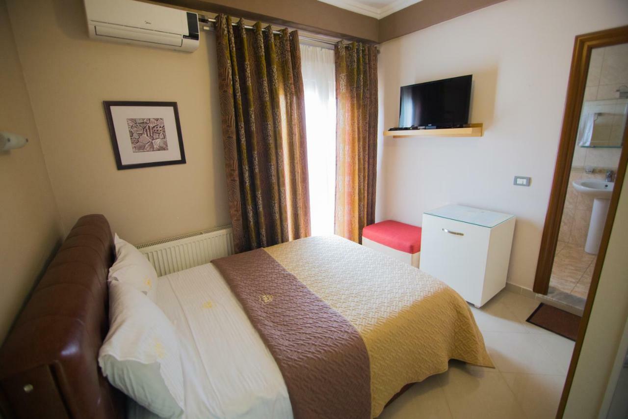 Dea Hotel 2002 Korça Kültér fotó
