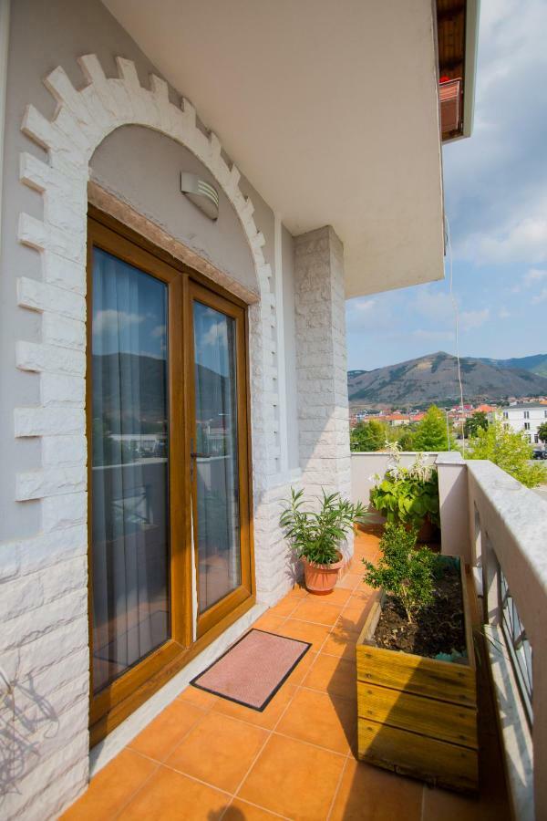 Dea Hotel 2002 Korça Kültér fotó