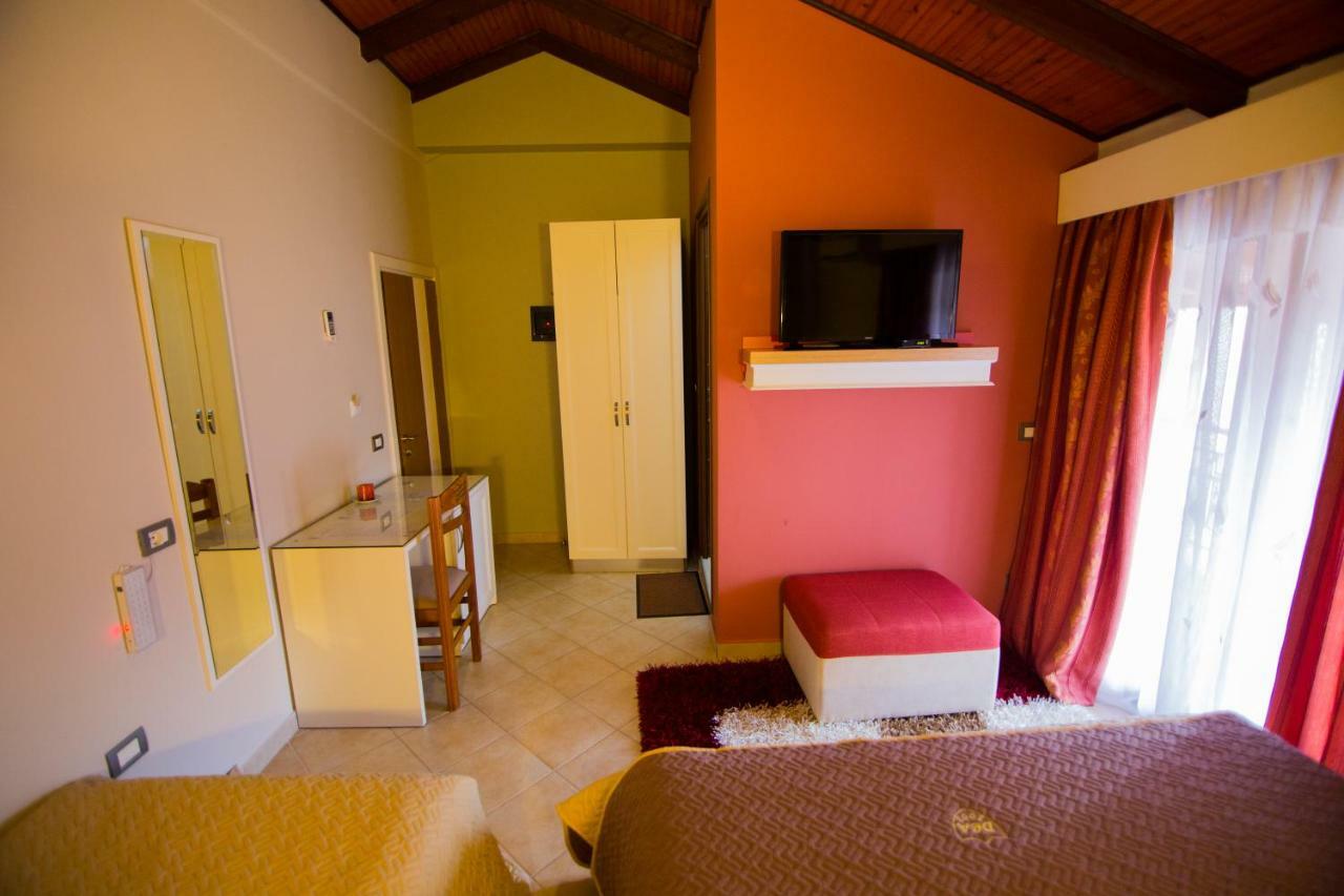 Dea Hotel 2002 Korça Kültér fotó