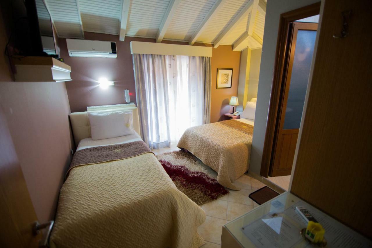 Dea Hotel 2002 Korça Kültér fotó