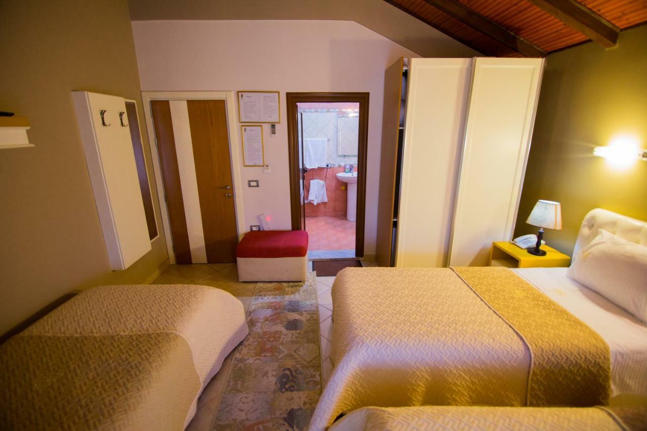 Dea Hotel 2002 Korça Kültér fotó