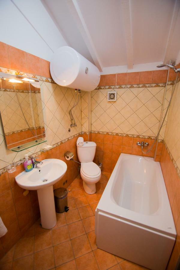 Dea Hotel 2002 Korça Kültér fotó